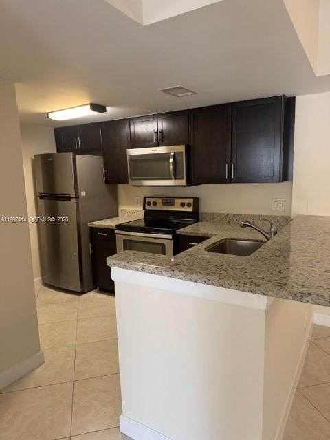 En Venta: $255,500 (2 camas, 2 baños, 965 Pies cuadrados)