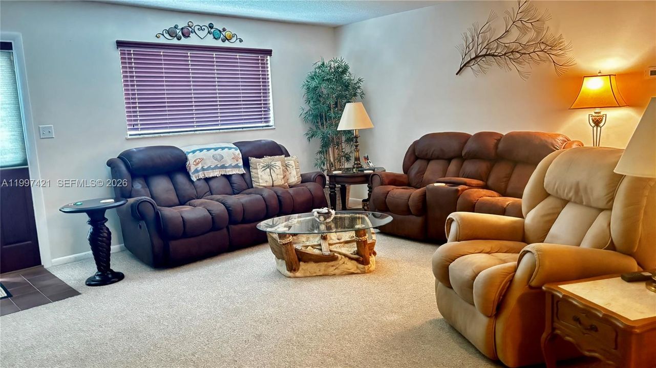 For Sale: $700,000 (3 beds, 2 baths, 1632 Square Feet)
