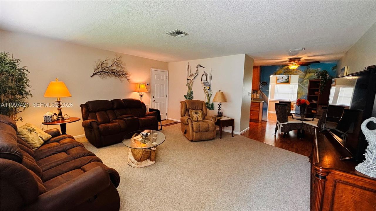 For Sale: $700,000 (3 beds, 2 baths, 1632 Square Feet)