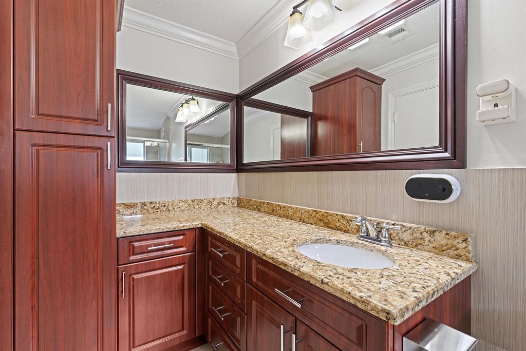 Bathroom 2 Vanity