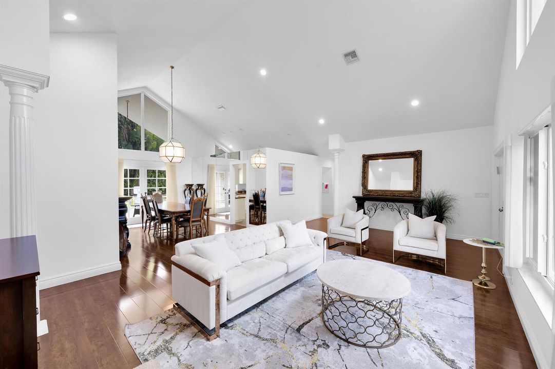 4320 Saint Charles Way Boca Raton 00028