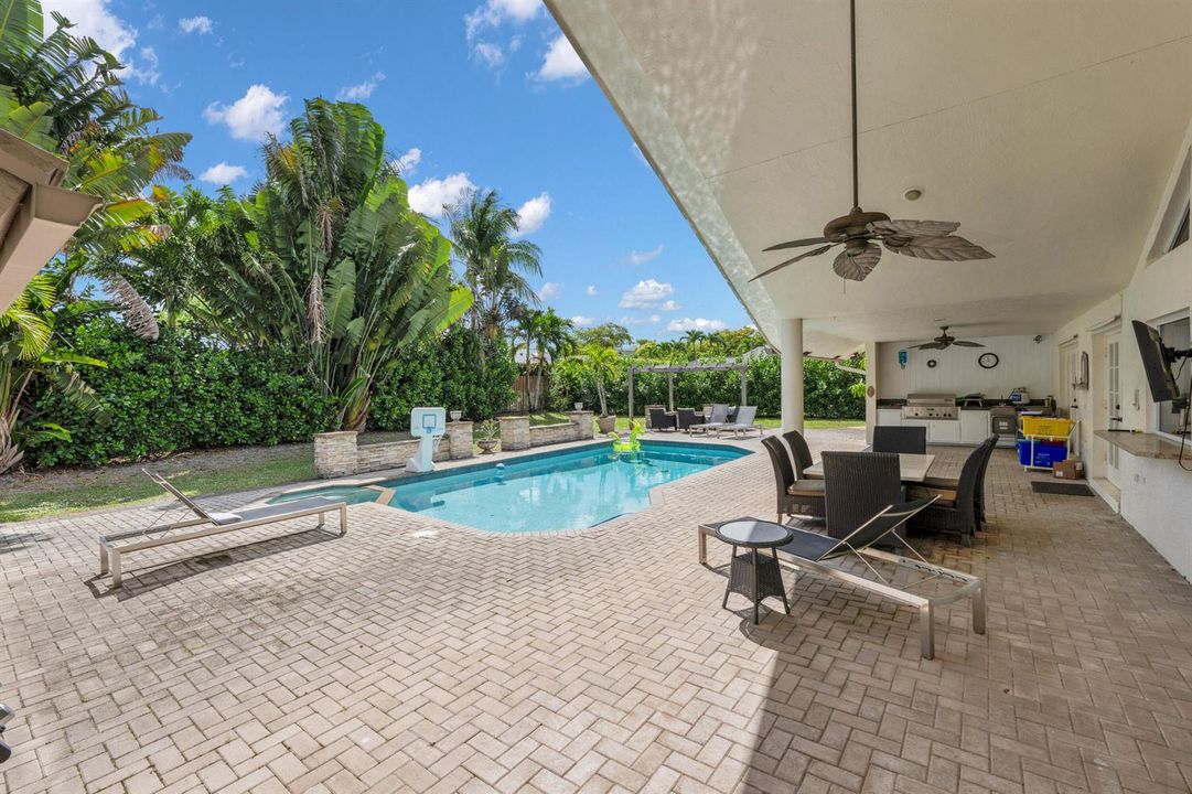 4320 Saint Charles Way Boca Raton 00018