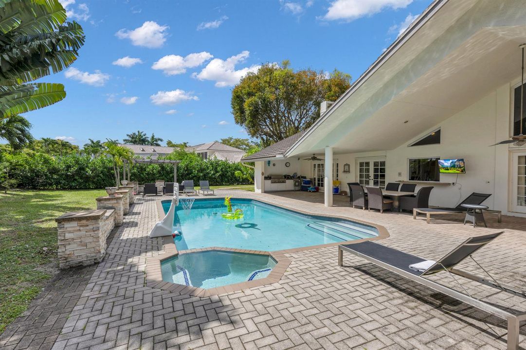 4320 Saint Charles Way Boca Raton 00017