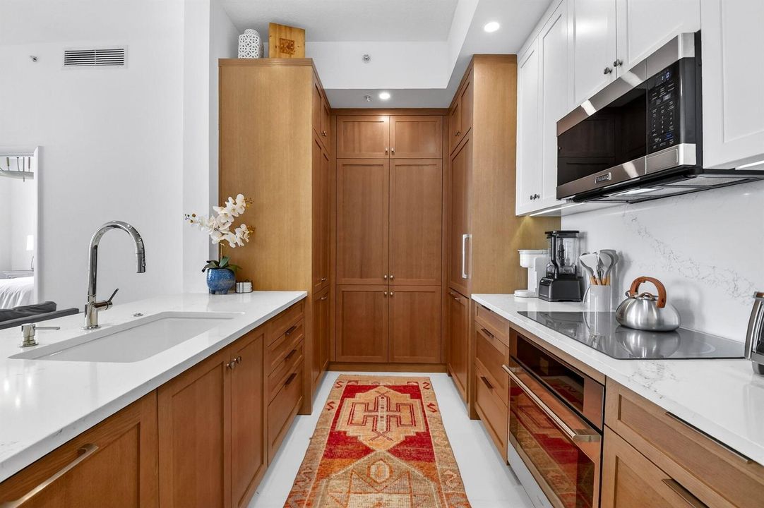 Fully Remodeled Kitchen