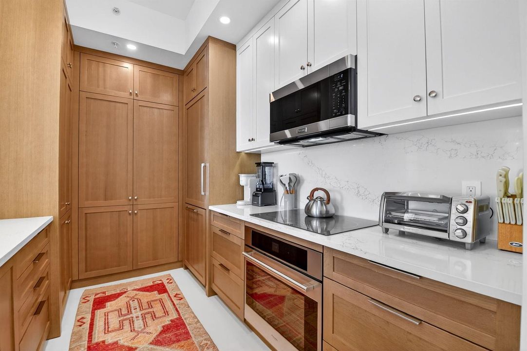 Fully Remodeled Kitchen
