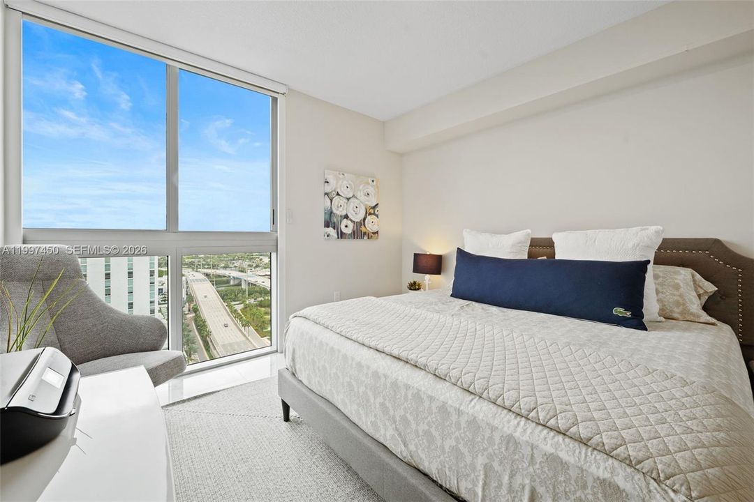 For Sale: $1,980,000 (3 beds, 3 baths, 1892 Square Feet)
