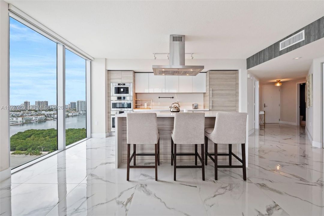 For Sale: $1,980,000 (3 beds, 3 baths, 1892 Square Feet)