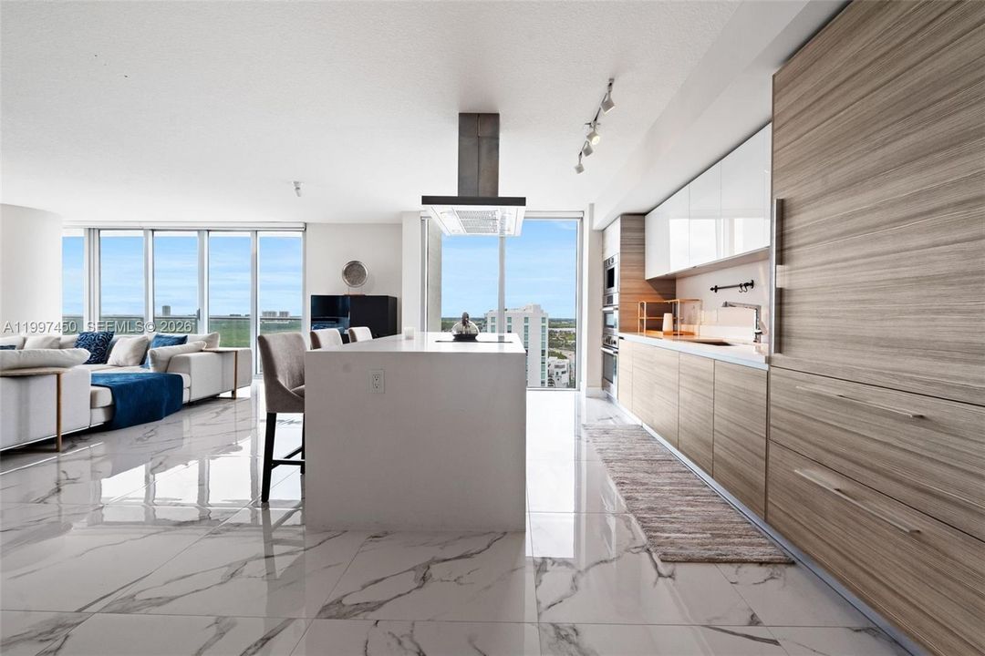 For Sale: $1,980,000 (3 beds, 3 baths, 1892 Square Feet)