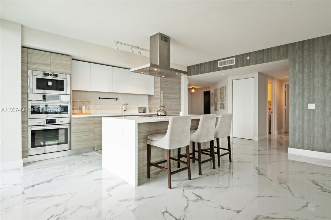For Sale: $1,980,000 (3 beds, 3 baths, 1892 Square Feet)