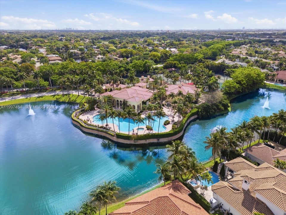 Недавно продано: $2,495,000 (5 спален, 5 ванн, 3818 Квадратных фут)