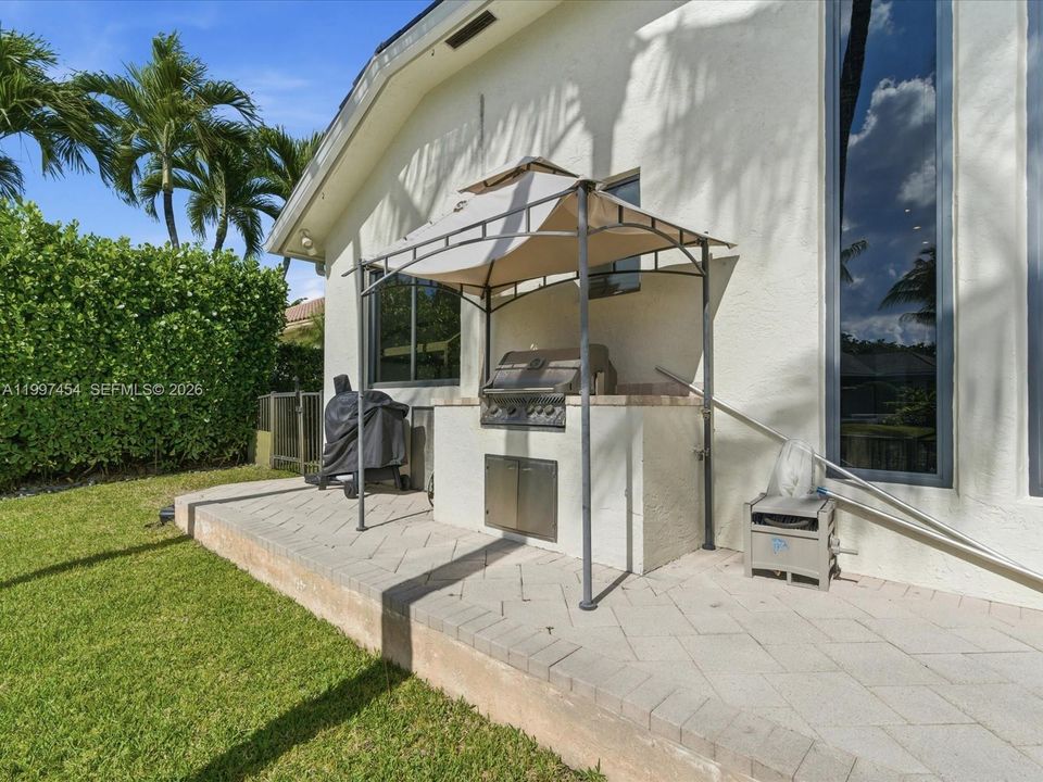Недавно продано: $2,495,000 (5 спален, 5 ванн, 3818 Квадратных фут)
