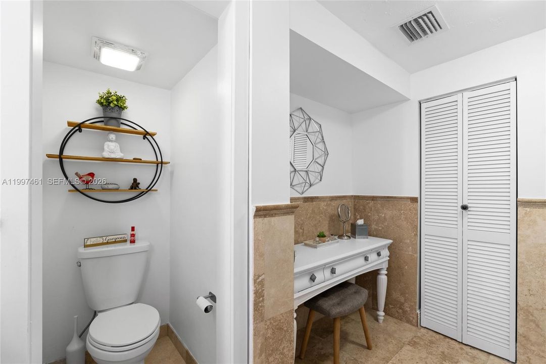 For Sale: $1,080,000 (5 beds, 3 baths, 2346 Square Feet)