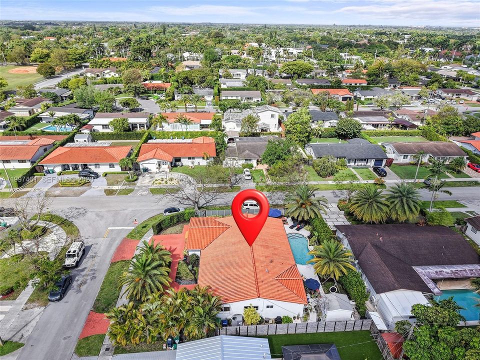 For Sale: $1,080,000 (5 beds, 3 baths, 2346 Square Feet)