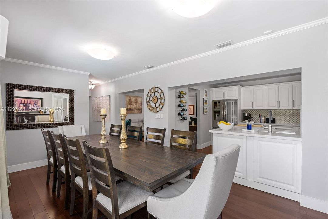 For Sale: $1,080,000 (5 beds, 3 baths, 2346 Square Feet)