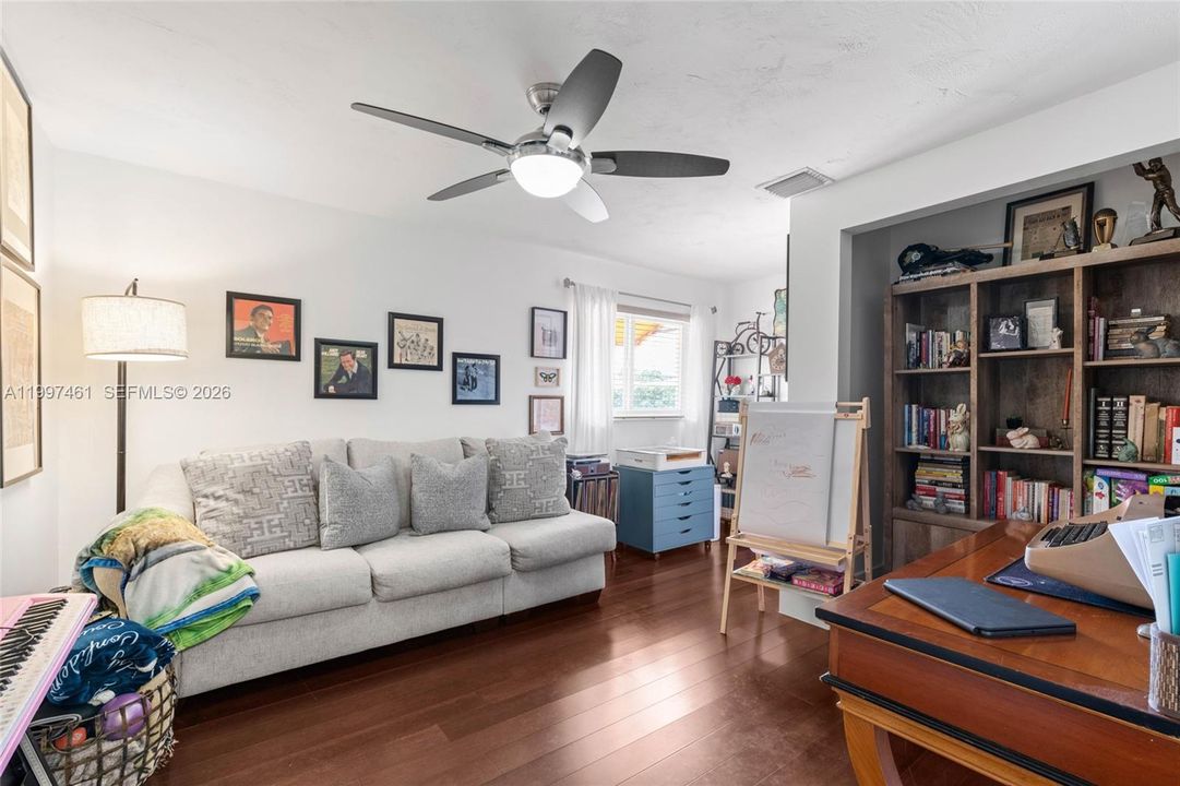 For Sale: $1,080,000 (5 beds, 3 baths, 2346 Square Feet)