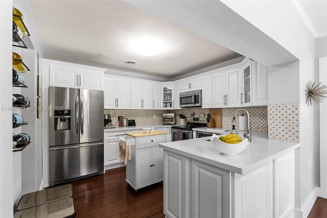 For Sale: $1,080,000 (5 beds, 3 baths, 2346 Square Feet)