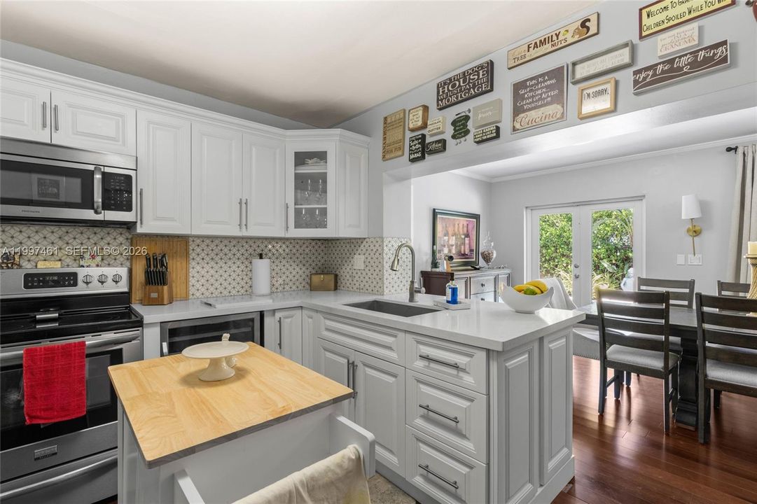 For Sale: $1,080,000 (5 beds, 3 baths, 2346 Square Feet)