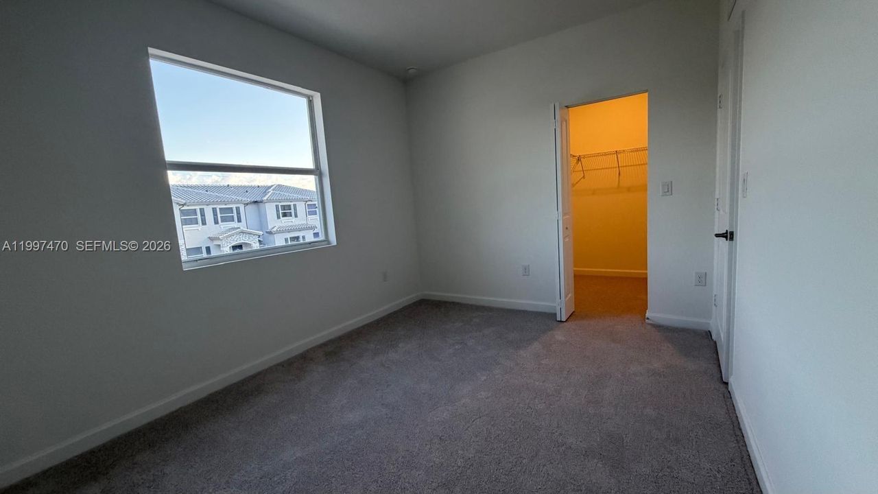 Recientemente alquilado: $2,250 (3 camas, 2 baños, 1446 Pies cuadrados)