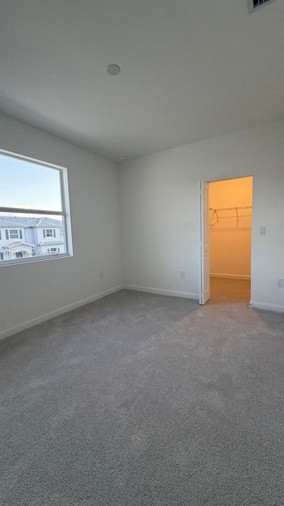 Recientemente alquilado: $2,250 (3 camas, 2 baños, 1446 Pies cuadrados)