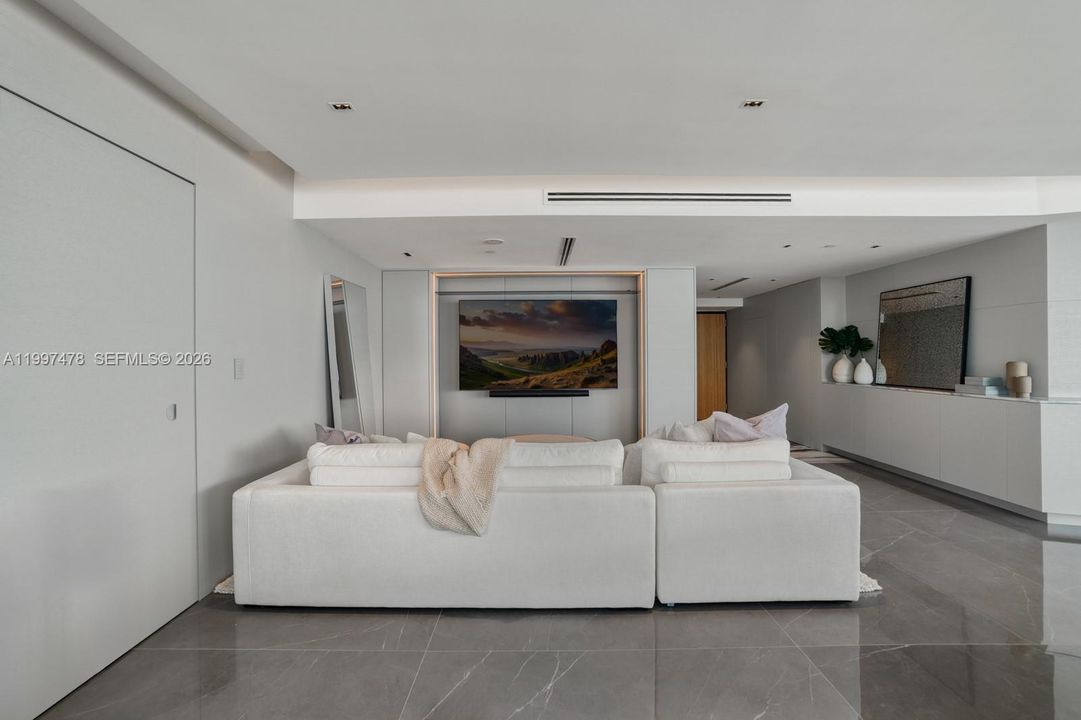 For Sale: $9,999,999 (3 beds, 3 baths, 3365 Square Feet)