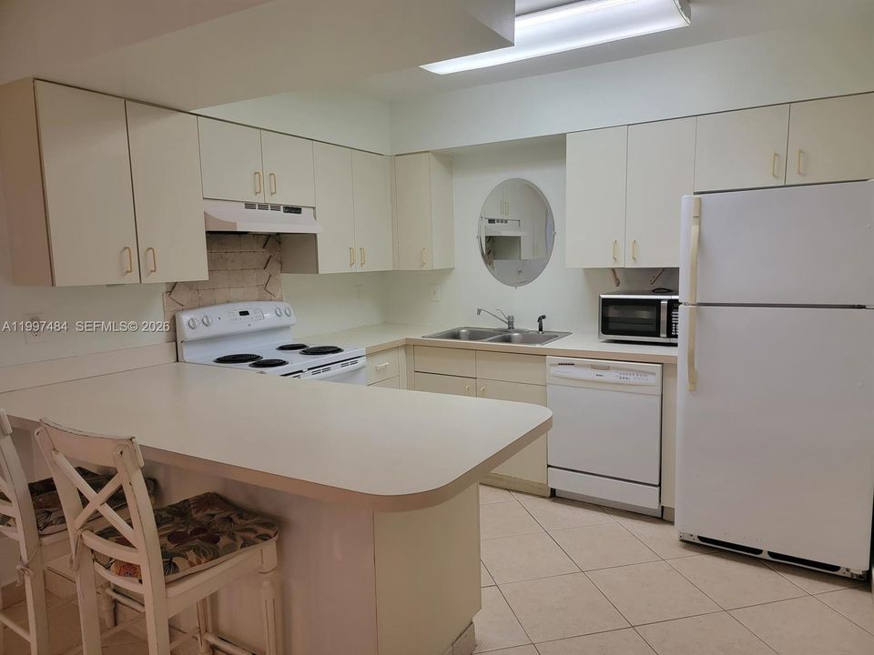 Active With Contract: $155,000 (3 beds, 2 baths, 1116 Square Feet)