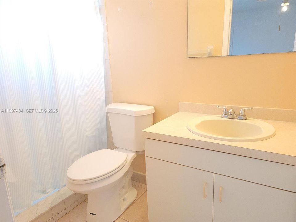 Active With Contract: $155,000 (3 beds, 2 baths, 1116 Square Feet)