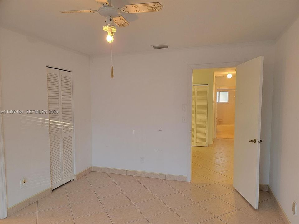 Active With Contract: $155,000 (3 beds, 2 baths, 1116 Square Feet)