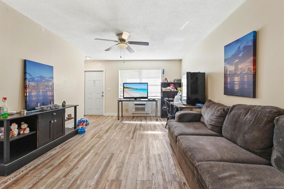 26 Living room 02
