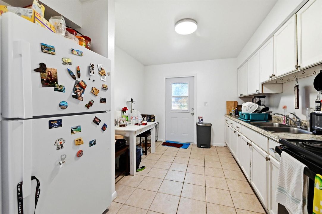07 Kitchen 01