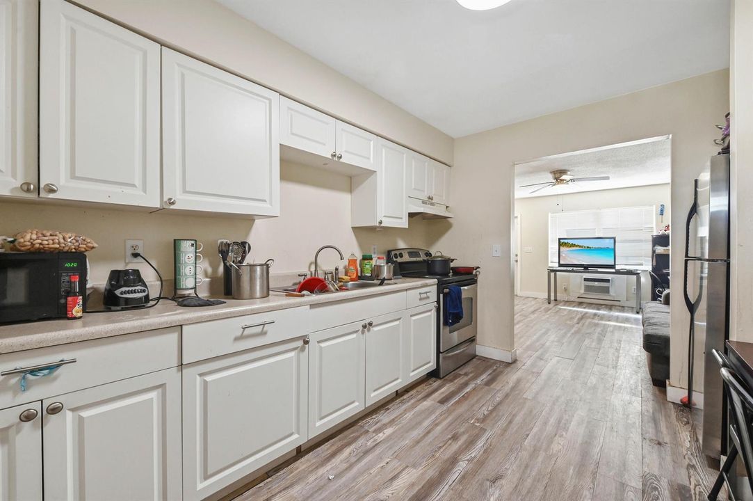 30 Kitchen 03