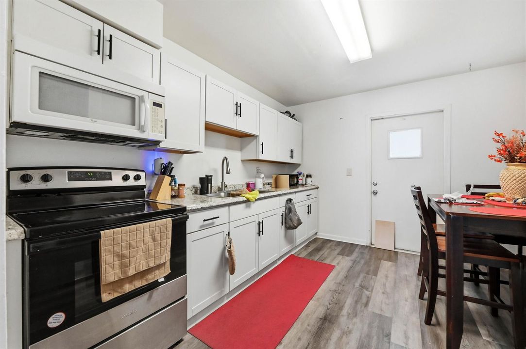 46 Kitchen 03