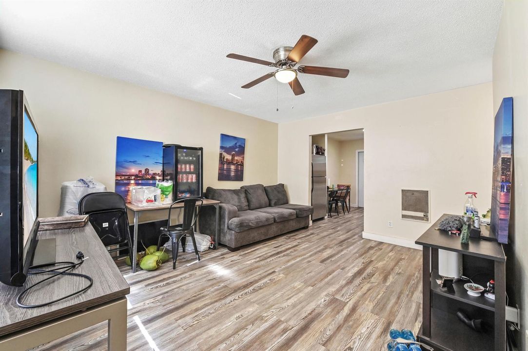 25 Living room 01