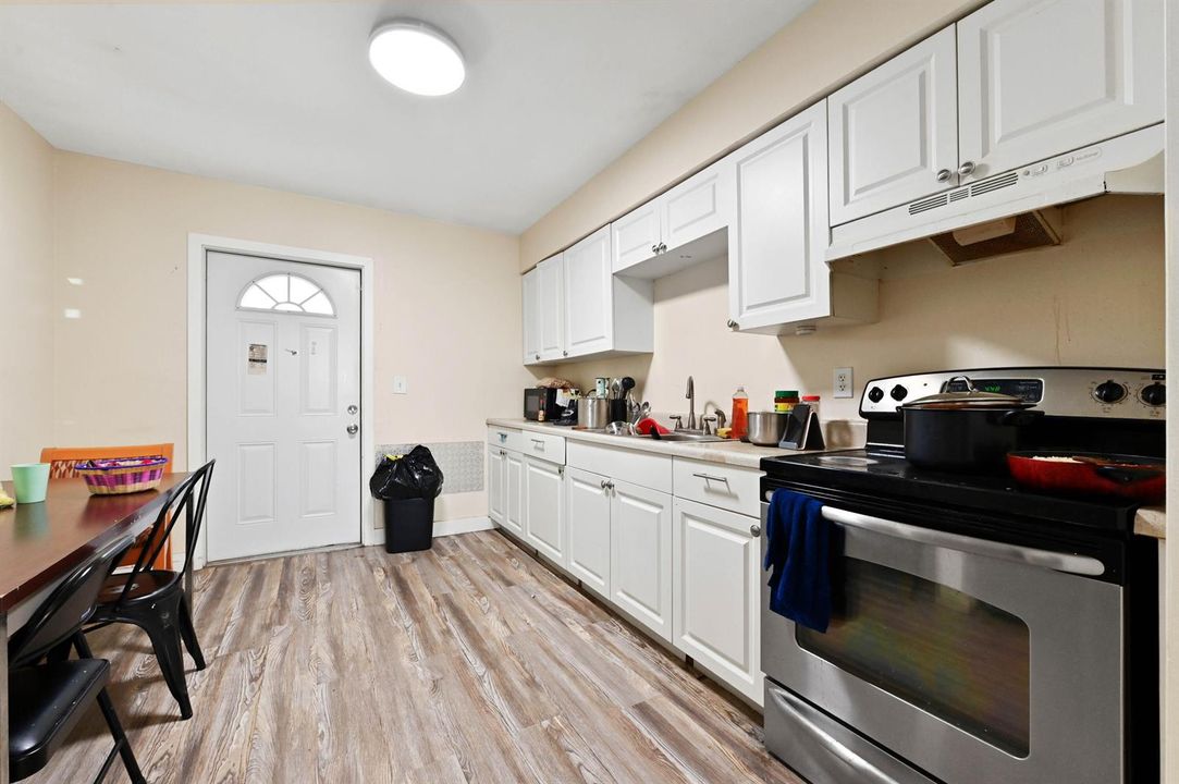 29 Kitchen 02