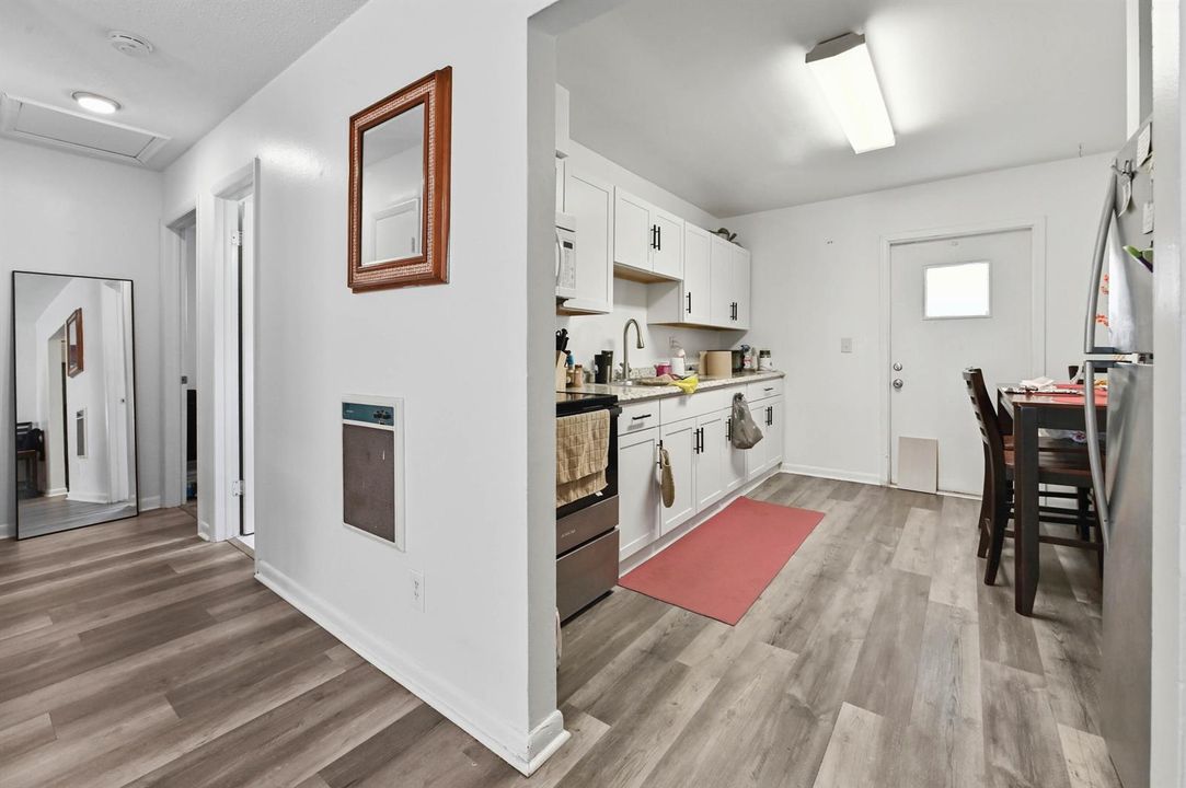 44 Kitchen 01