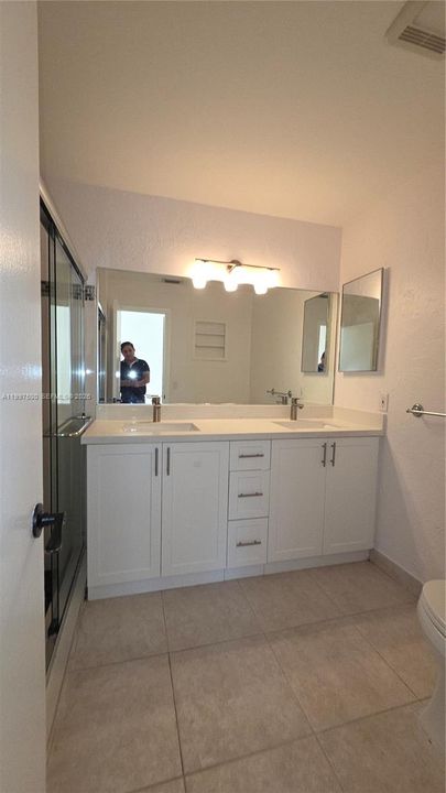 В аренду: $4,500 (4 спален, 2 ванн, 1382 Квадратных фут)