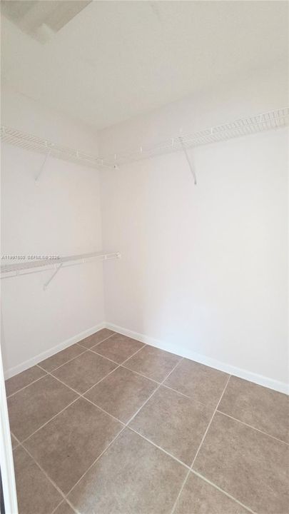 В аренду: $4,500 (4 спален, 2 ванн, 1382 Квадратных фут)