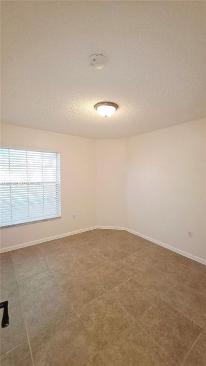 В аренду: $4,500 (4 спален, 2 ванн, 1382 Квадратных фут)
