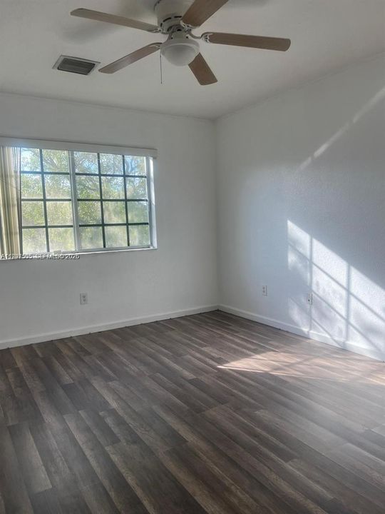 В аренду: $1,800 (2 спален, 2 ванн, 1206 Квадратных фут)