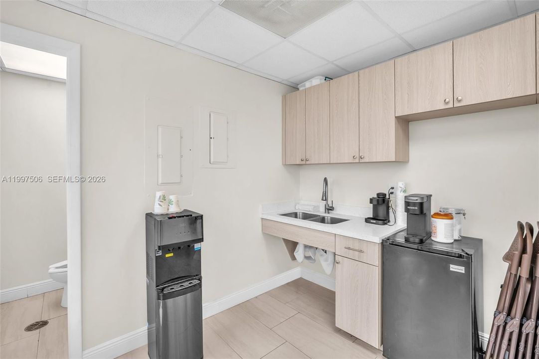 BREAK ROOM