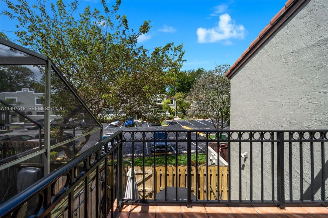 Activo con contrato: $380,000 (2 camas, 1 baños, 1050 Pies cuadrados)