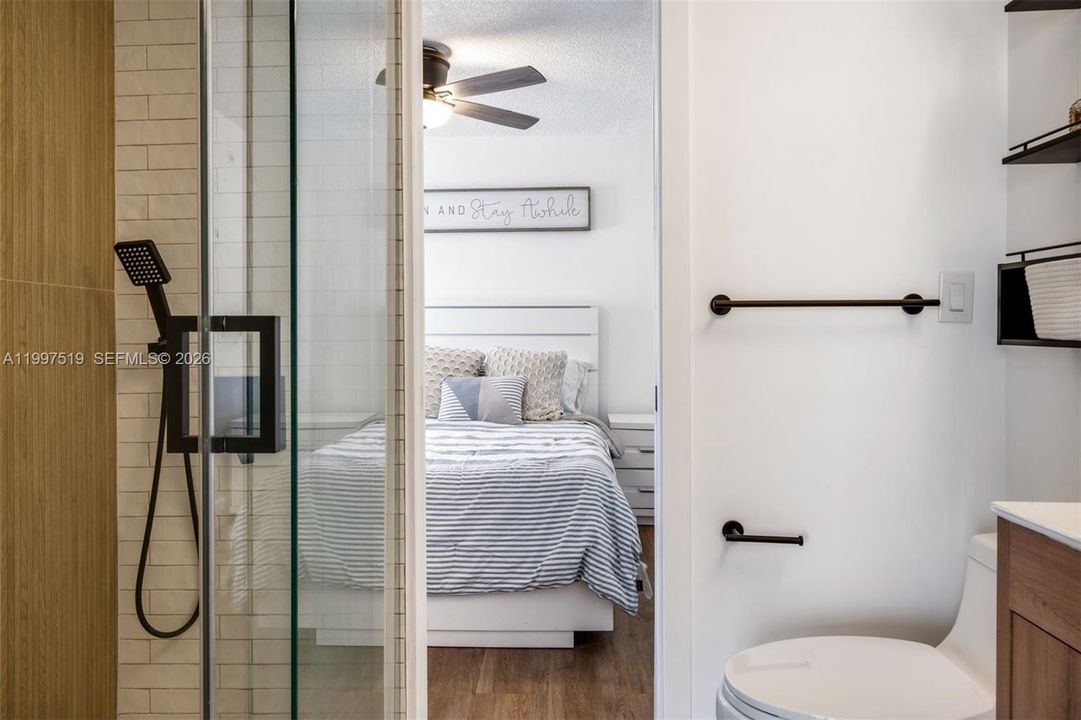 Activo con contrato: $380,000 (2 camas, 1 baños, 1050 Pies cuadrados)