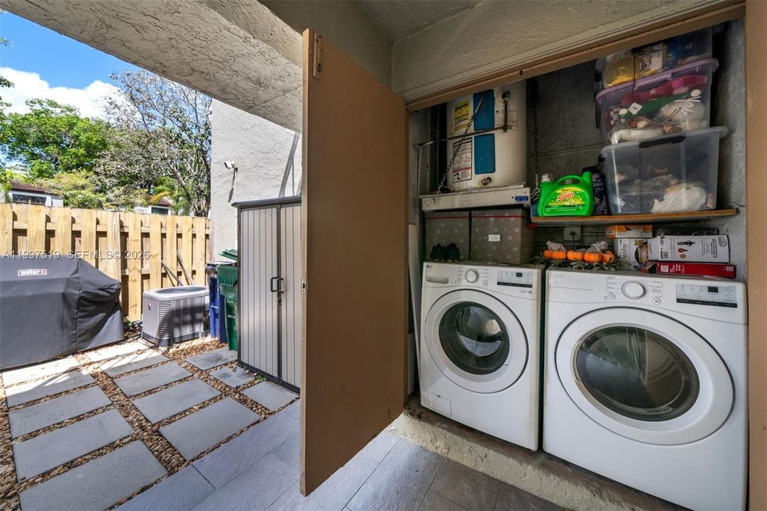 Activo con contrato: $380,000 (2 camas, 1 baños, 1050 Pies cuadrados)