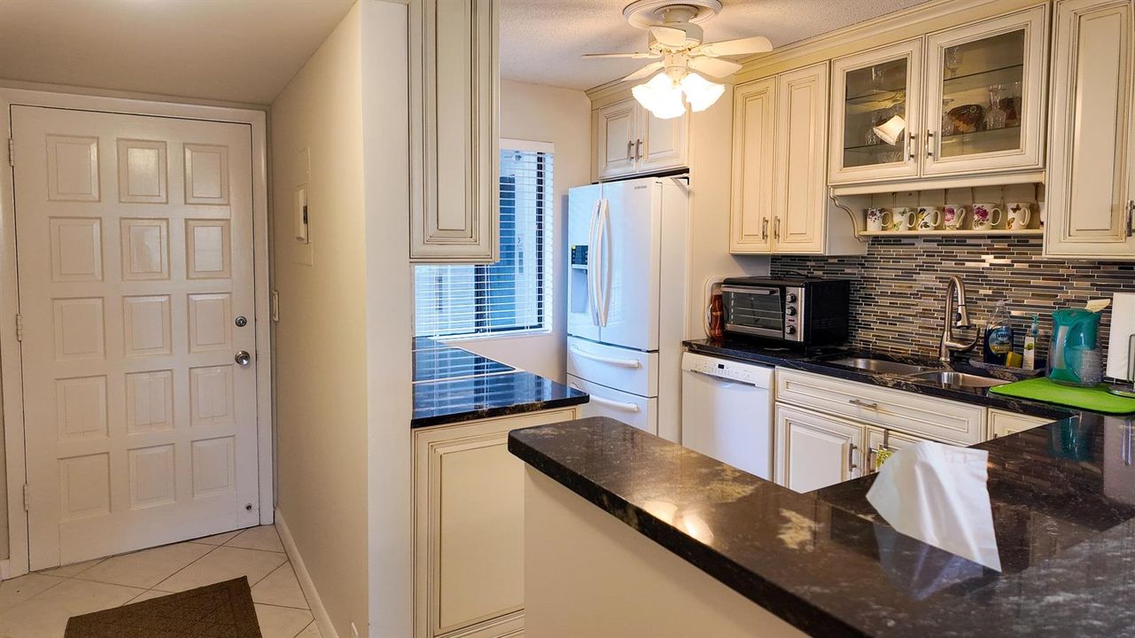 Kitchen_Hallway