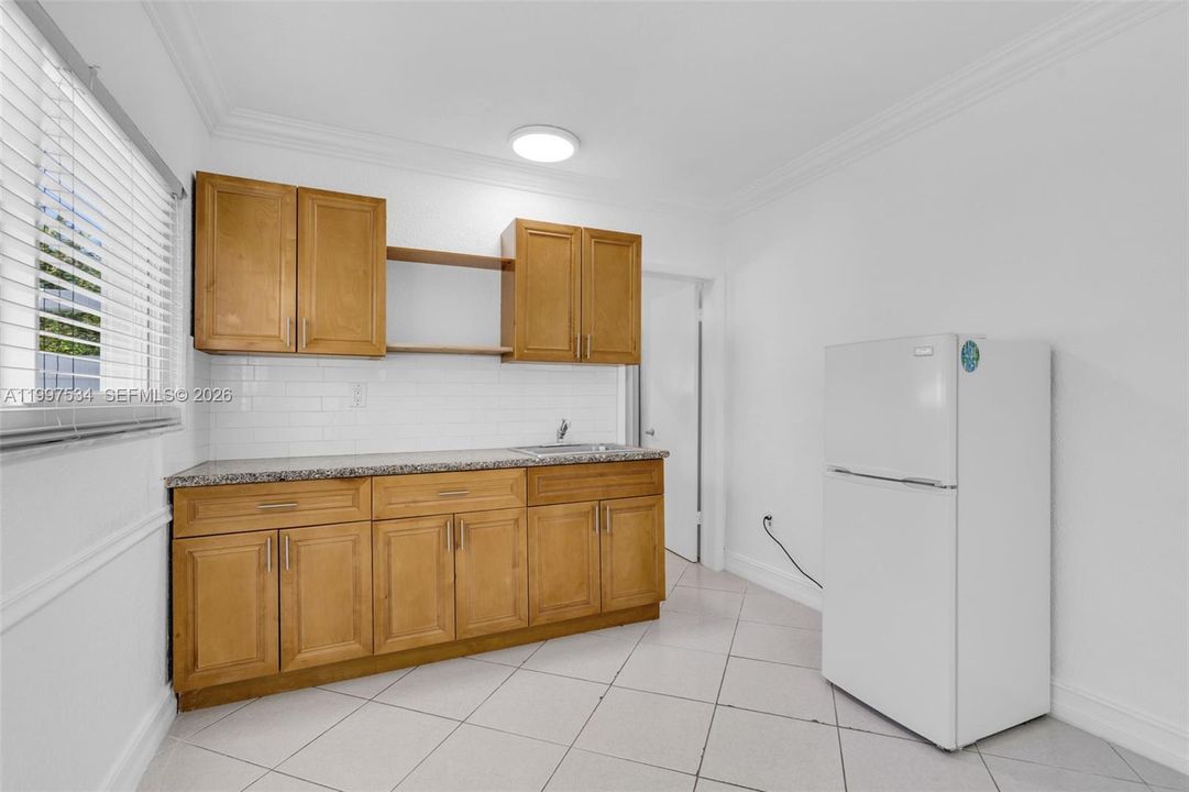 Active With Contract: $1,500 (1 beds, 1 baths, 2711 Square Feet)
