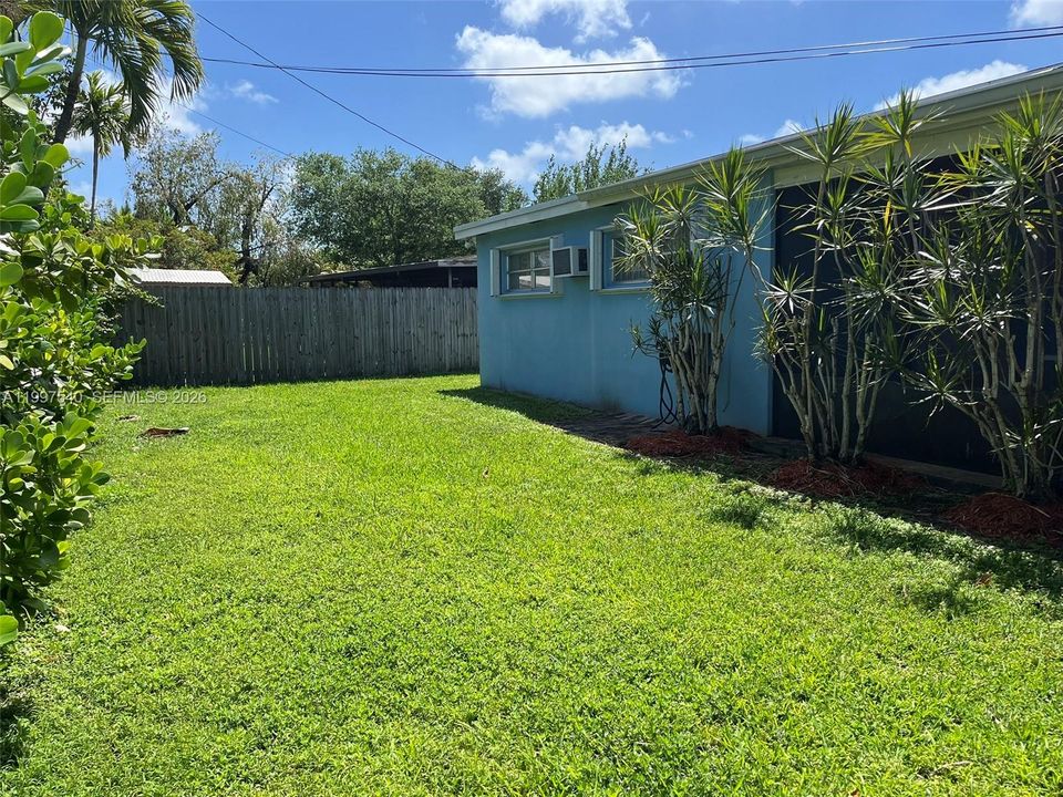 Active With Contract: $699,000 (3 beds, 1 baths, 1449 Square Feet)