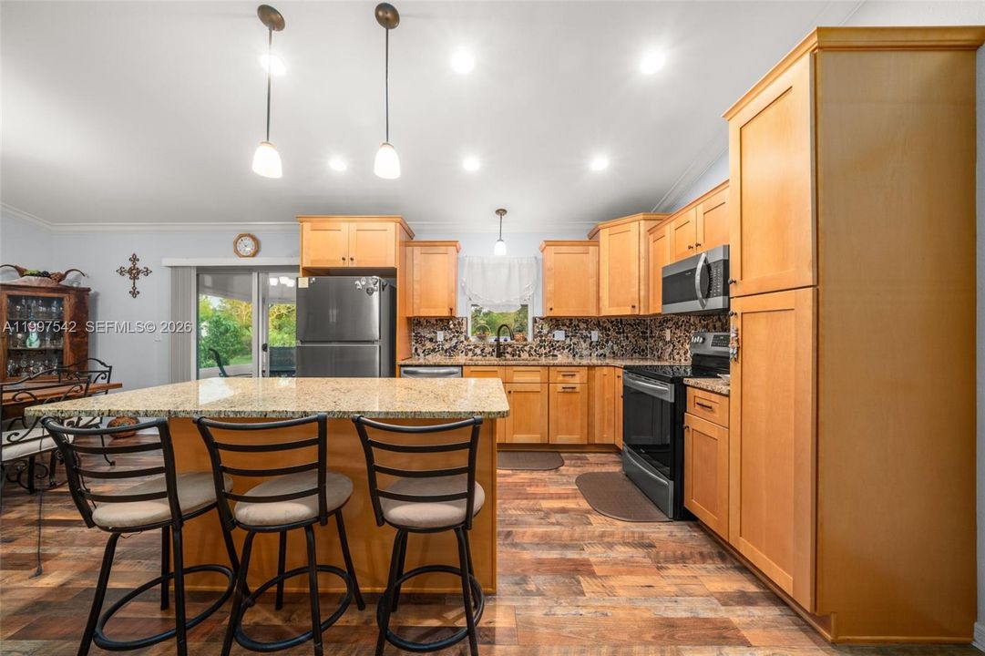 На продажу: $287,999 (3 спален, 0 ванн, 1449 Квадратных фут)