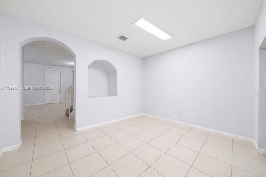На продажу: $335,000 (2 спален, 2 ванн, 1408 Квадратных фут)