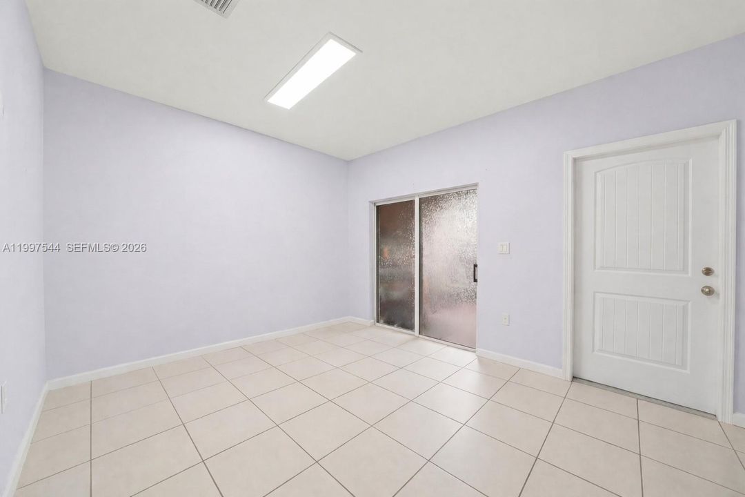 На продажу: $335,000 (2 спален, 2 ванн, 1408 Квадратных фут)