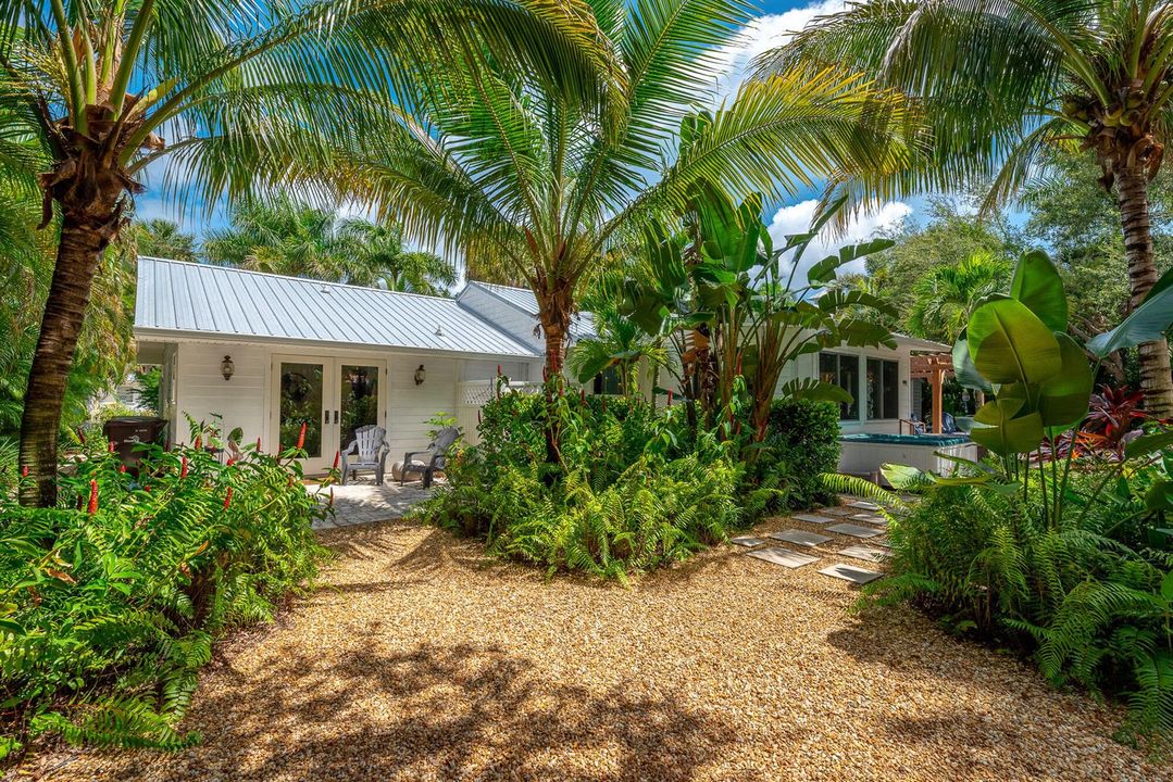 547 SW Riverview St, Stuart, FL 34994-32