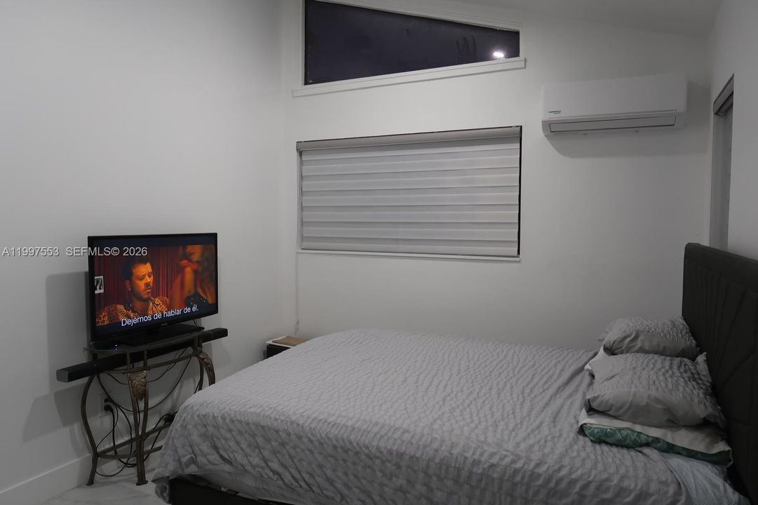 Activo con contrato: $275,000 (3 camas, 2 baños, 1359 Pies cuadrados)